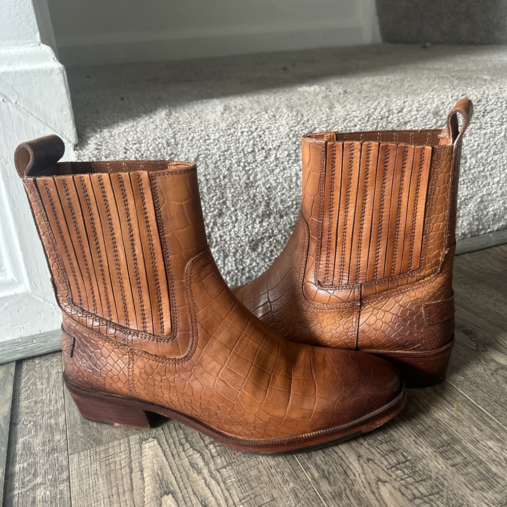 Vintage Foundry Co MAIN Brown Leather Boot Croc Embossed Women's Size 8 EU 38